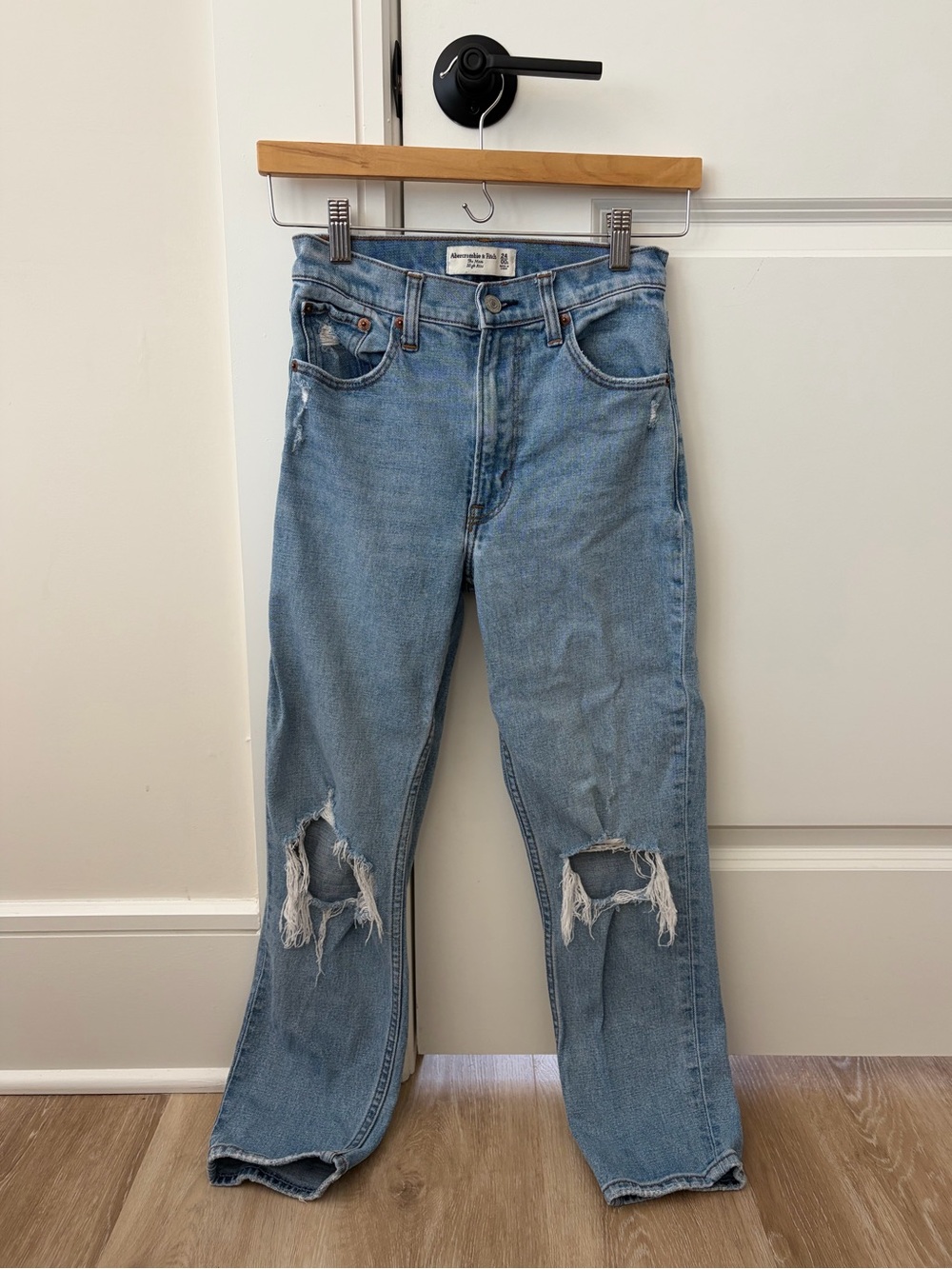 Abercrombie & Fitch Blue Distressed Mom High Rise High Waisted Jeans 24 00 Short